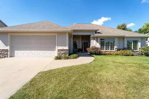 3216 146th St, Urbandale, IA 50323