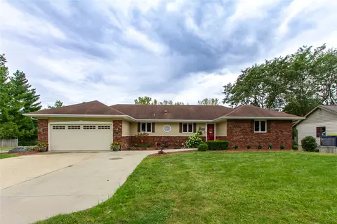 1203 Park Ln, Pella, IA 50219