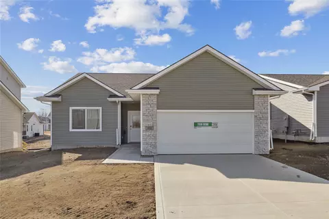 908 Spruce Ave, Norwalk, IA 50211