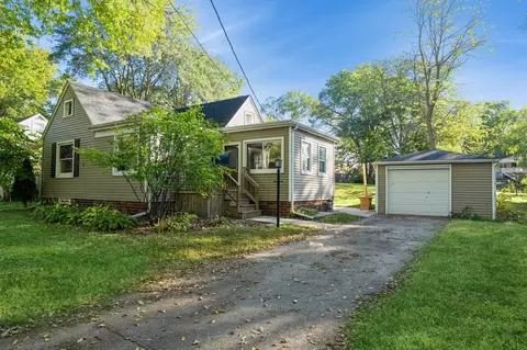 1117 65th St, Windsor Heights, IA 50324