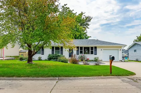 504 13th Ave, Grinnell, IA 50112