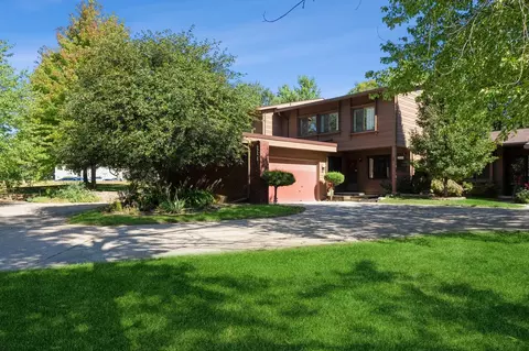 1115 Woodland Park Dr, West Des Moines, IA 50266