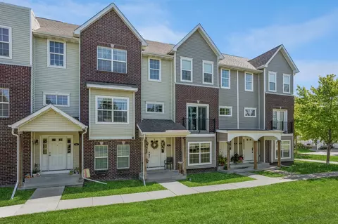 9160 Greenspire Dr #106, West Des Moines, IA 50266