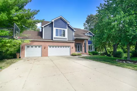 2035 NW 129th St, Clive, IA 50325