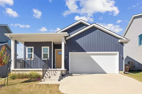 1739 Howard Dr, Norwalk, IA 50211