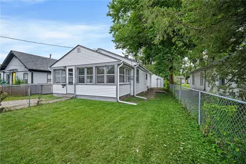 2715 Indianapolis Ave, Des Moines, IA 50317