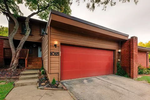 1018 Woodland Park Dr, West Des Moines, IA 50266
