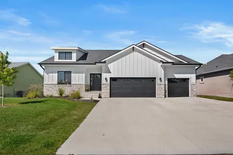 1709 Westside Dr, Polk City, IA 50226