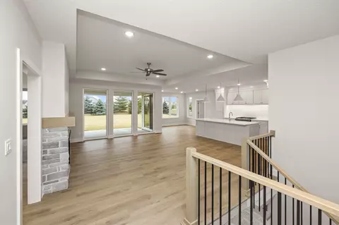 16304 Goodman Dr, Urbandale, IA 50323