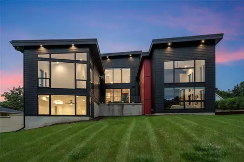 1601 Casady Dr, Des Moines, IA 50315