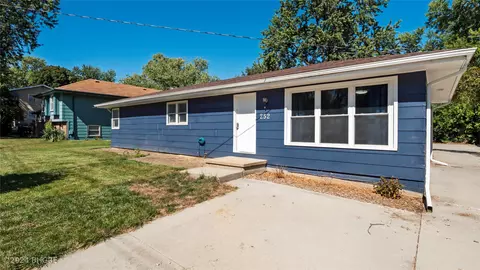 252 Greenfield Pkwy, Des Moines, IA 50320