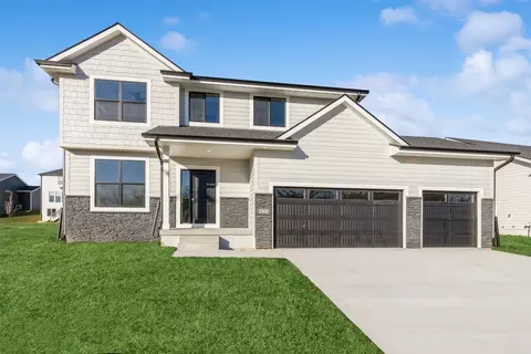 925 Harrington Way, Waukee, IA 50263