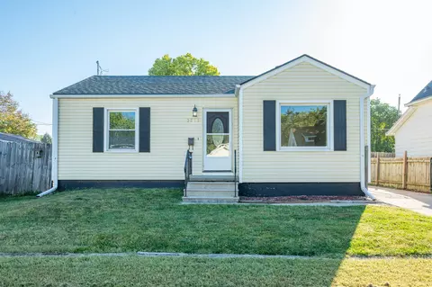 3311 E 7th St, Des Moines, IA 50316