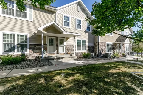 3049 SW White Birch Dr, Ankeny, IA 50023