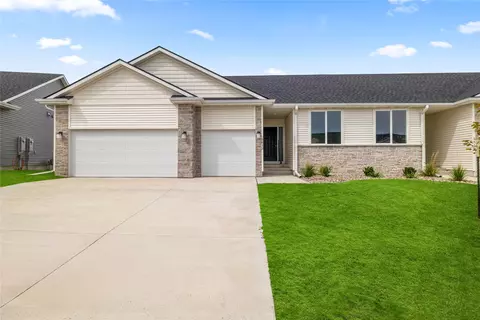 5612 NE Creek Ridge Dr, Ankeny, IA 50021
