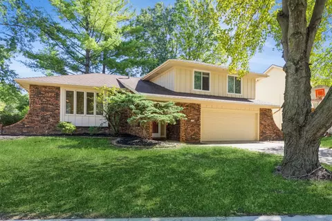 713 52nd St, West Des Moines, IA 50265