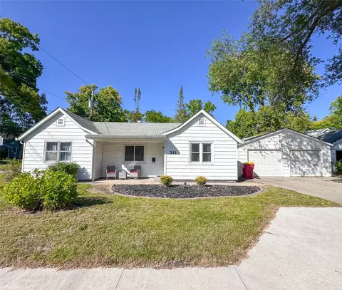 311 15th St, Ames, IA 50010