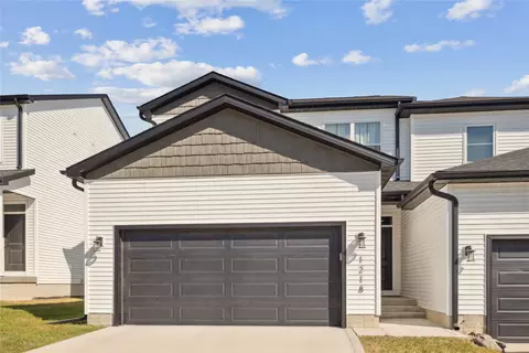 1218 E 28th St, Norwalk, IA 50211