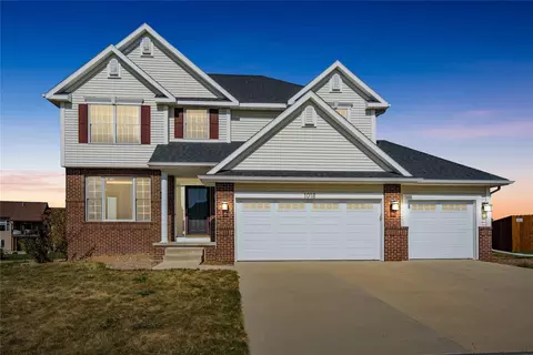 1018 NE Otter Ridge Cir, Ankeny, IA 50021