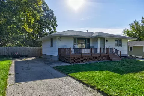 1102 Skylane Dr, Norwalk, IA 50211
