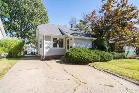 2111 38th St, Des Moines, IA 50310