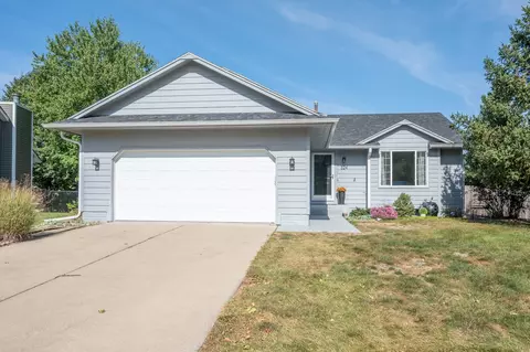 324 E Burnham Ave, Des Moines, IA 50315
