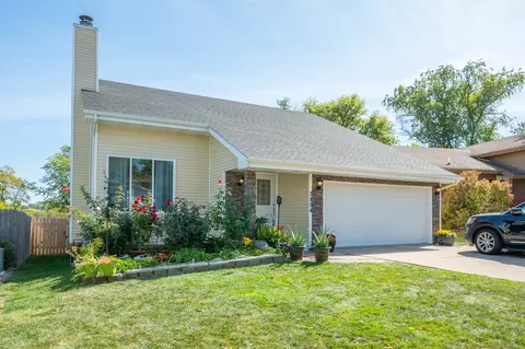3854 92nd Cir, Urbandale, IA 50322