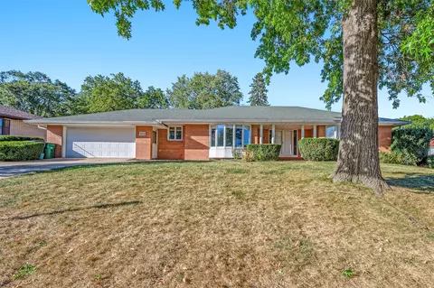 8905 New York Ave, Urbandale, IA 50322