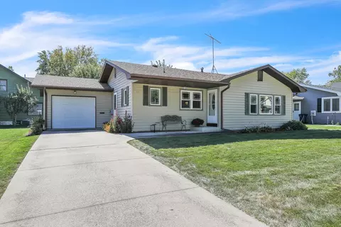 503 Liberty St, Pella, IA 50219