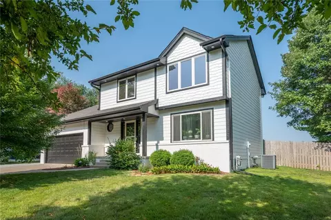 3908 98th St, Urbandale, IA 50322