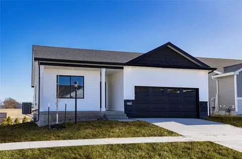 6399 NE 11th Ct, Des Moines, IA 50313