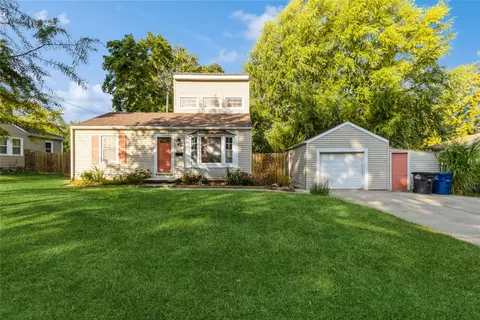3914 52nd St, Des Moines, IA 50310