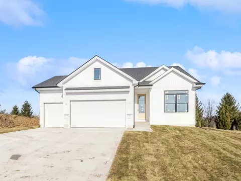 301 Maple Pt, Winterset, IA 50273