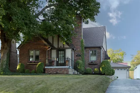 4315 Franklin Ave, Des Moines, IA 50310