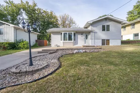 718 E Diehl Ave, Des Moines, IA 50315