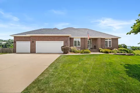 318 Trevor Ct, Norwalk, IA 50211