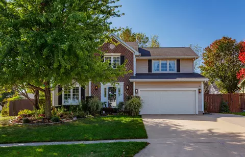 14922 Summit Dr, Clive, IA 50325