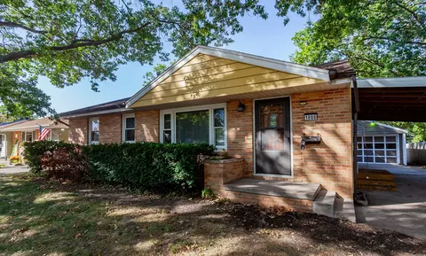 1808 E 27th Ct, Des Moines, IA 50317
