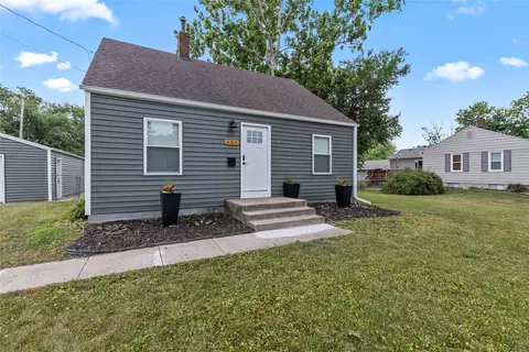 502 1st St E, Altoona, IA 50009