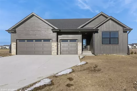 891 Hamilton Rd, Waukee, IA 50263
