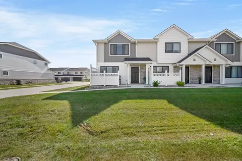 2622 SE Osier Ave, West Des Moines, IA 50265