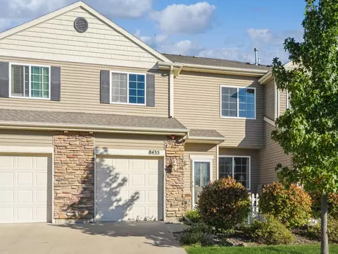 8435 Boulder Dr, West Des Moines, IA 50266