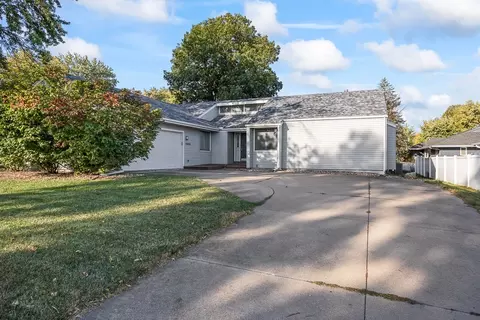 1006 SE Michael Dr, Ankeny, IA 50021