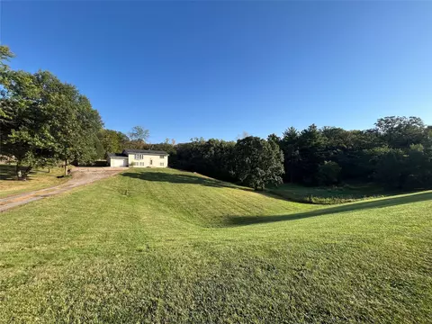 8262 SE 32nd Ave, Runnells, IA 50237