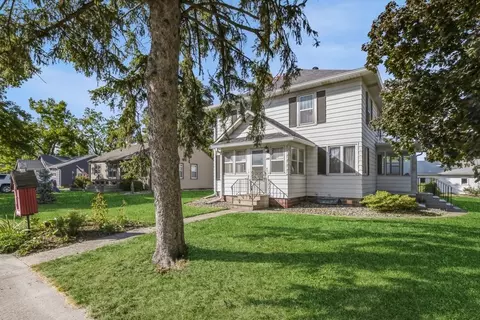 805 Maple St, Waukee, IA 50263