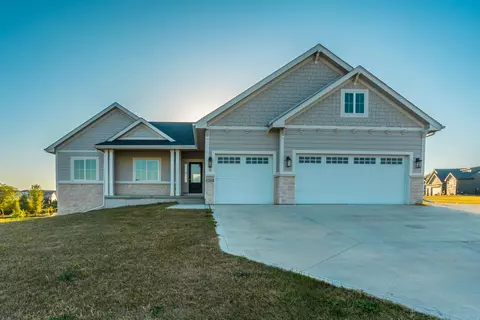 1202 20th Ave SE, Altoona, IA 50009