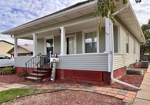 404 W 8th St N, Newton, IA 50208