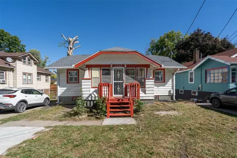 2717 30th St, Des Moines, IA 50310