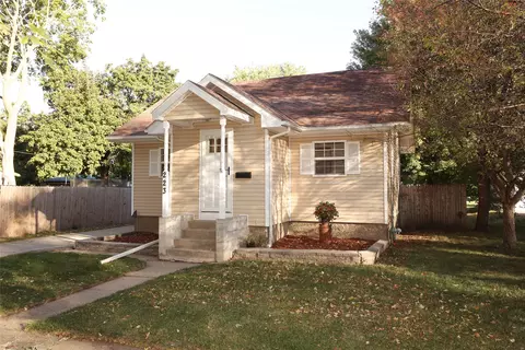223 14th St, Boone, IA 50036
