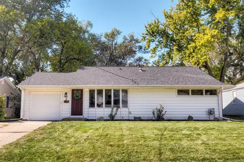 720 20th St, West Des Moines, IA 50265